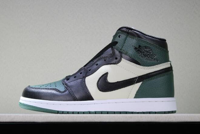 Air Jordan 1 Retro High OG Pine Green/Sail-Black 555088-302