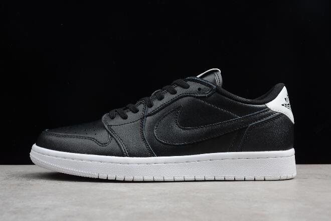 Air Jordan 1 Retro Low OG Premium Cyber Monday Black White 705329-010
