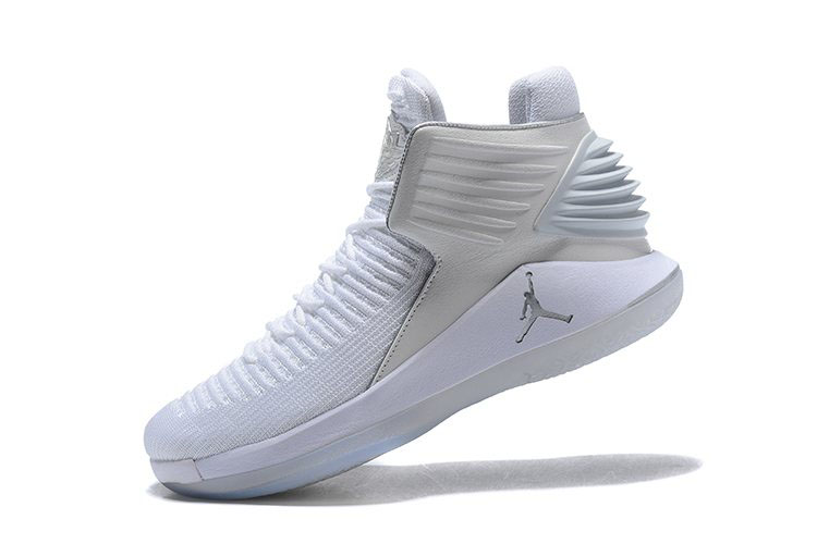 Air Jordan 32 XXXII White/Metallic Silver For Sale