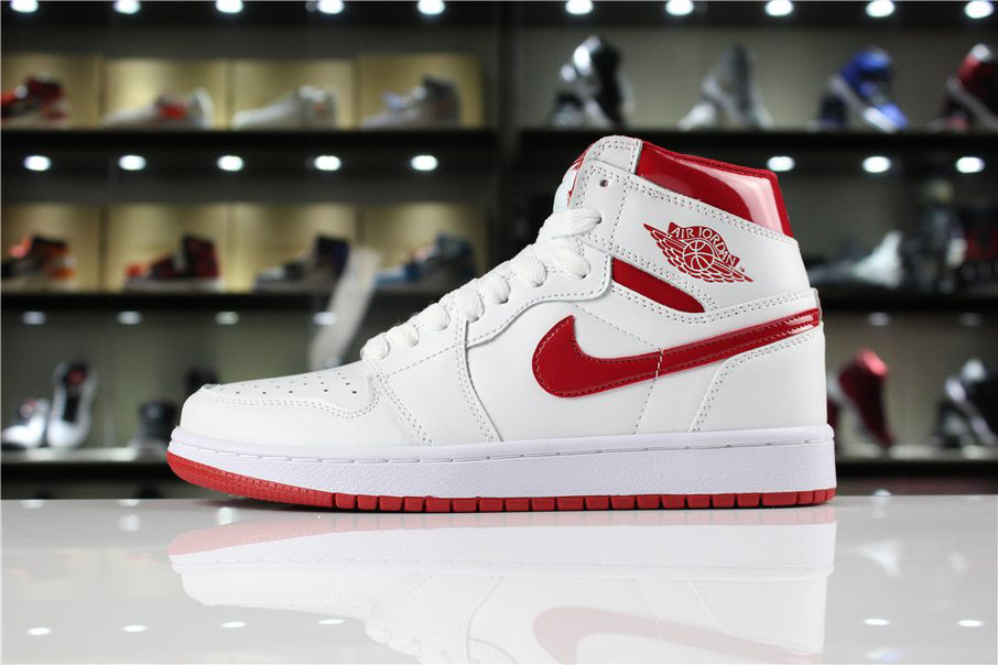 Air Jordan 1 Retro High OG Metallic Red White/Varsity Red 555088-103