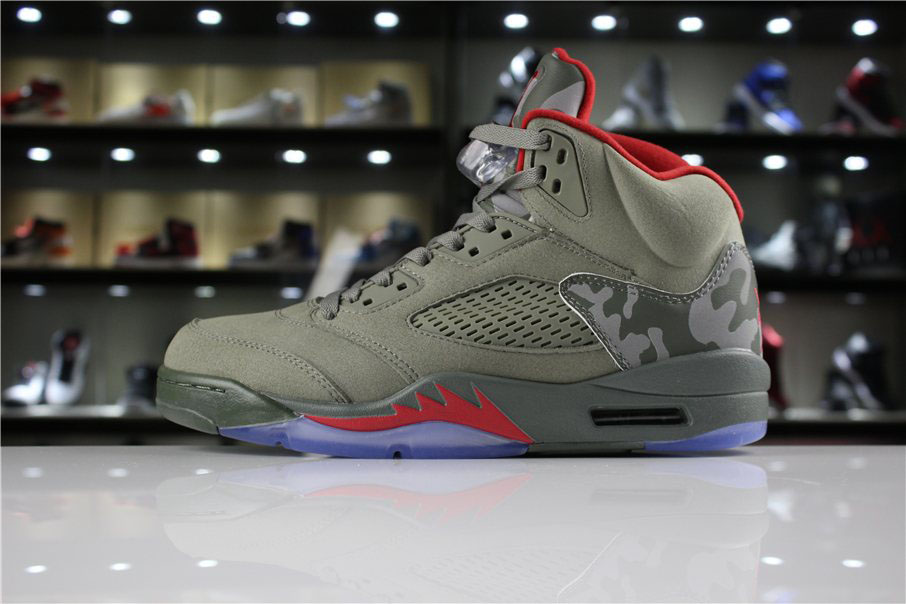 Mens and Womens Air Jordan 5 Camo Dark Stucco/University Red 136027-051