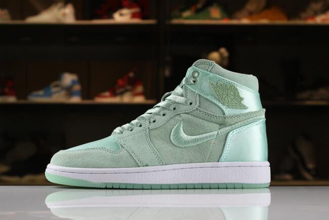 Women's Air Jordan 1 Retro High SOH Mint Foam/White-Metallic Gold AO1847-345