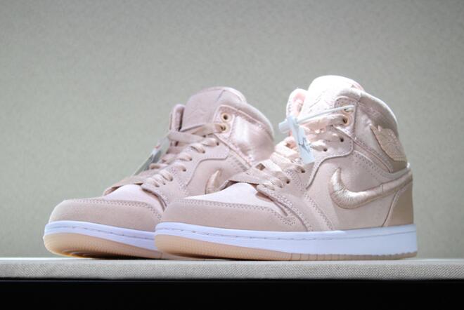WMNS Air Jordan 1 High